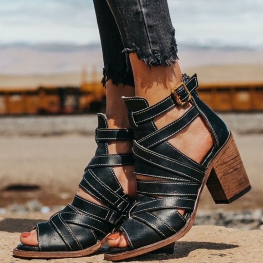 NWOT Freebird by Steven Claw Strappy Black Leather Heeled Sandals Size 9